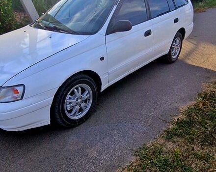 Білий Тойота Каріна, об'ємом двигуна 2 л та пробігом 0 тис. км за 2750 $, фото 2 на Automoto.ua