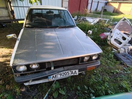 Белый Тойота Карина, объемом двигателя 1.6 л и пробегом 87 тыс. км за 500 $, фото 1 на Automoto.ua