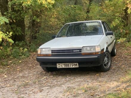 Белый Тойота Карина, объемом двигателя 2 л и пробегом 278 тыс. км за 2000 $, фото 1 на Automoto.ua