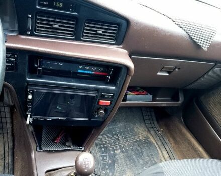 Бежевий Тойота Каріна, об'ємом двигуна 1.6 л та пробігом 515 тис. км за 2000 $, фото 6 на Automoto.ua