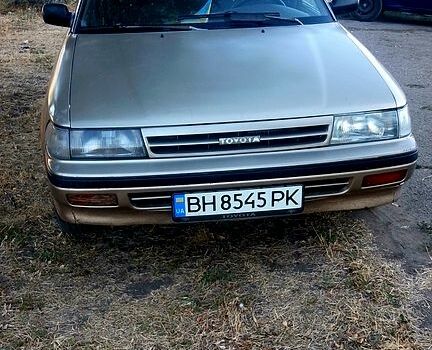 Бежевий Тойота Каріна, об'ємом двигуна 1.6 л та пробігом 515 тис. км за 2000 $, фото 2 на Automoto.ua