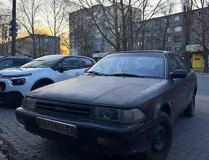Тойота Каріна 1990 у Херсоні на Automoto.ua Чорний Тойота Каріна, об'ємом двигуна 18 л та пробігом 240 тис. км за 1200 $, фото 1 на Automoto.ua