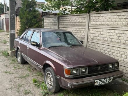Коричневий Тойота Каріна, об'ємом двигуна 1.6 л та пробігом 100 тис. км за 700 $, фото 1 на Automoto.ua