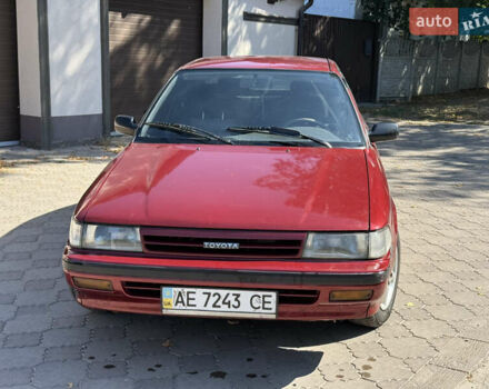 Красный Тойота Карина, объемом двигателя 2 л и пробегом 333 тыс. км за 1375 $, фото 1 на Automoto.ua