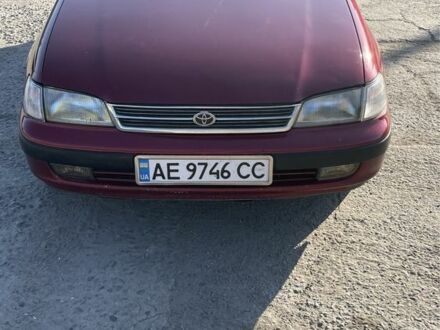 Тойота Каріна 1993 у Павлограде на Automoto.ua Червоний Тойота Каріна, об'ємом двигуна 2 л та пробігом 380 тис. км за 2500 $, фото 1 на Automoto.ua