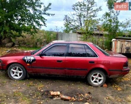 Тойота Карина, объемом двигателя 1.6 л и пробегом 250 тыс. км за 1000 $, фото 1 на Automoto.ua