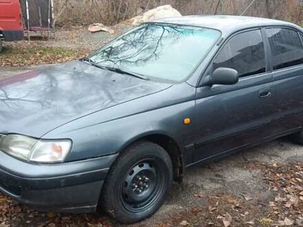 Тойота Карина, объемом двигателя 2 л и пробегом 420 тыс. км за 2000 $, фото 1 на Automoto.ua