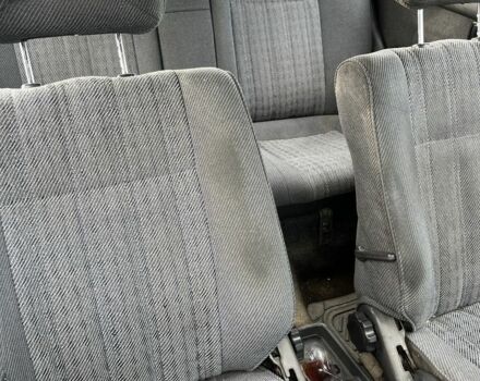 Серый Тойота Карина, объемом двигателя 1.6 л и пробегом 220 тыс. км за 1300 $, фото 7 на Automoto.ua