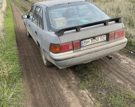 Серый Тойота Карина, объемом двигателя 1.6 л и пробегом 220 тыс. км за 1300 $, фото 3 на Automoto.ua