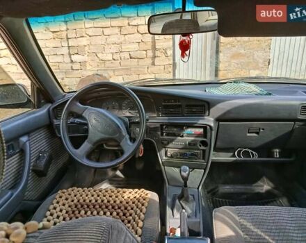 Серый Тойота Карина, объемом двигателя 1.98 л и пробегом 280 тыс. км за 2000 $, фото 1 на Automoto.ua