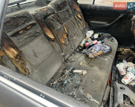 Серый Тойота Карина, объемом двигателя 2 л и пробегом 200 тыс. км за 500 $, фото 3 на Automoto.ua