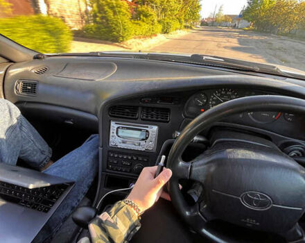 Серый Тойота Карина, объемом двигателя 2 л и пробегом 163 тыс. км за 5000 $, фото 9 на Automoto.ua