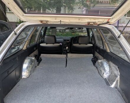 Серый Тойота Карина, объемом двигателя 1.8 л и пробегом 240 тыс. км за 1700 $, фото 3 на Automoto.ua