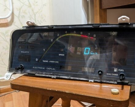 Серый Тойота Карина, объемом двигателя 1.8 л и пробегом 240 тыс. км за 1700 $, фото 7 на Automoto.ua