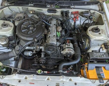 Серый Тойота Карина, объемом двигателя 1.8 л и пробегом 240 тыс. км за 1700 $, фото 2 на Automoto.ua