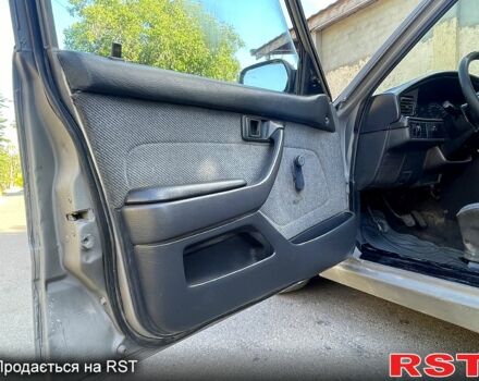 Сірий Тойота Каріна, об'ємом двигуна 1.6 л та пробігом 220 тис. км за 1250 $, фото 7 на Automoto.ua