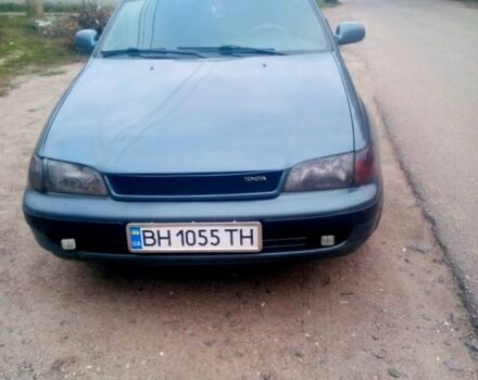 Сірий Тойота Каріна, об'ємом двигуна 2 л та пробігом 0 тис. км за 2000 $, фото 1 на Automoto.ua