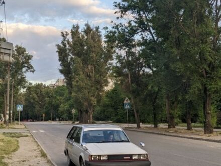 Тойота Карина 1986 в Запорожье на Automoto.ua Серый Тойота Карина, объемом двигателя 1.8 л и пробегом 240 тыс. км за 1700 $, фото 1 на Automoto.ua