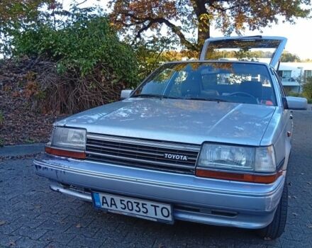 Серый Тойота Карина, объемом двигателя 2 л и пробегом 236 тыс. км за 2638 $, фото 1 на Automoto.ua