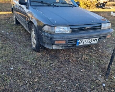 Серый Тойота Карина, объемом двигателя 1.6 л и пробегом 2 тыс. км за 800 $, фото 1 на Automoto.ua