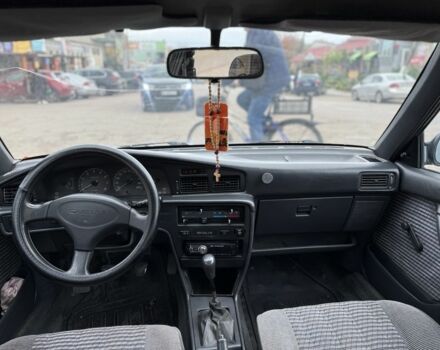 Синій Тойота Каріна, об'ємом двигуна 1.6 л та пробігом 222 тис. км за 1550 $, фото 6 на Automoto.ua