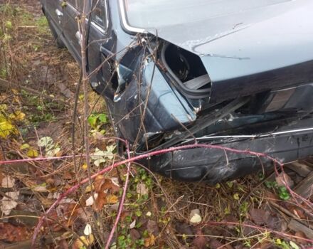 Зеленый Тойота Карина, объемом двигателя 2 л и пробегом 270 тыс. км за 1150 $, фото 8 на Automoto.ua