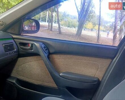 Зелений Тойота Каріна, об'ємом двигуна 1.6 л та пробігом 400 тис. км за 2000 $, фото 11 на Automoto.ua