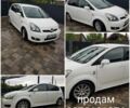 Белый Тойота Королла Версо, объемом двигателя 2.2 л и пробегом 215 тыс. км за 7500 $, фото 1 на Automoto.ua