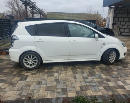 Белый Тойота Королла Версо, объемом двигателя 2.2 л и пробегом 220 тыс. км за 7300 $, фото 1 на Automoto.ua