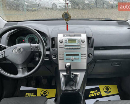 Черный Тойота Королла Версо, объемом двигателя 2 л и пробегом 200 тыс. км за 5500 $, фото 8 на Automoto.ua