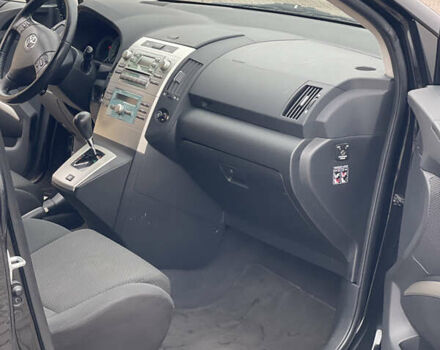 Черный Тойота Королла Версо, объемом двигателя 1.79 л и пробегом 220 тыс. км за 6800 $, фото 9 на Automoto.ua