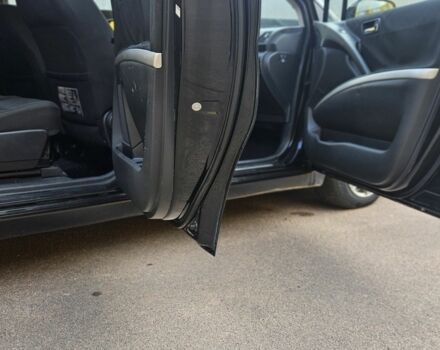 Черный Тойота Королла Версо, объемом двигателя 2 л и пробегом 373 тыс. км за 2957 $, фото 15 на Automoto.ua