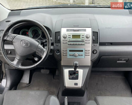 Черный Тойота Королла Версо, объемом двигателя 1.79 л и пробегом 220 тыс. км за 6800 $, фото 10 на Automoto.ua