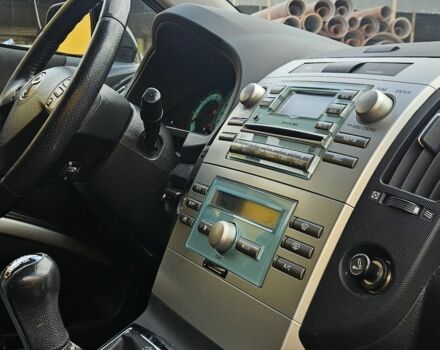 Черный Тойота Королла Версо, объемом двигателя 2 л и пробегом 373 тыс. км за 2957 $, фото 18 на Automoto.ua