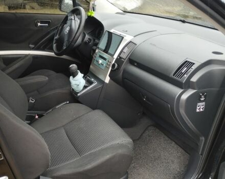 Черный Тойота Королла Версо, объемом двигателя 2.2 л и пробегом 299 тыс. км за 6500 $, фото 14 на Automoto.ua