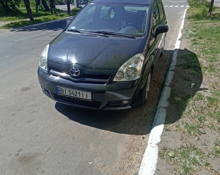 Черный Тойота Королла Версо, объемом двигателя 1.8 л и пробегом 300 тыс. км за 6200 $, фото 1 на Automoto.ua