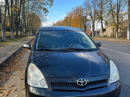 Черный Тойота Королла Версо, объемом двигателя 2.23 л и пробегом 259 тыс. км за 5800 $, фото 1 на Automoto.ua