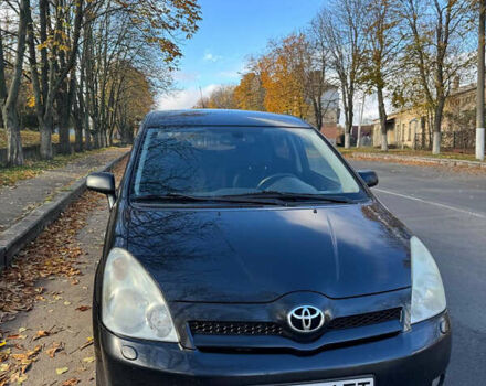 Черный Тойота Королла Версо, объемом двигателя 2.23 л и пробегом 259 тыс. км за 5800 $, фото 1 на Automoto.ua