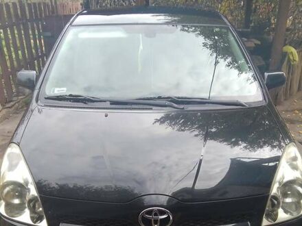 Черный Тойота Королла Версо, объемом двигателя 2.23 л и пробегом 390 тыс. км за 6000 $, фото 1 на Automoto.ua