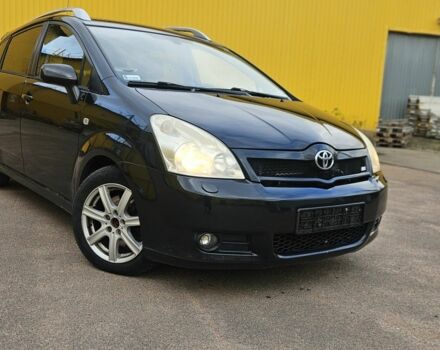 Черный Тойота Королла Версо, объемом двигателя 2 л и пробегом 373 тыс. км за 2957 $, фото 1 на Automoto.ua