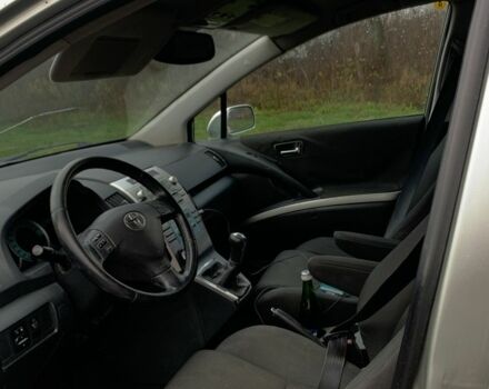 Серый Тойота Королла Версо, объемом двигателя 2 л и пробегом 243 тыс. км за 4800 $, фото 4 на Automoto.ua