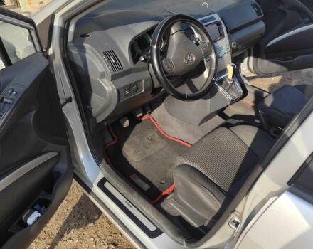 Серый Тойота Королла Версо, объемом двигателя 2.2 л и пробегом 234 тыс. км за 4800 $, фото 2 на Automoto.ua
