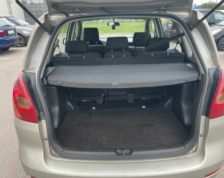 Сірий Тойота Королла Версо, об'ємом двигуна 2 л та пробігом 206 тис. км за 3250 $, фото 19 на Automoto.ua