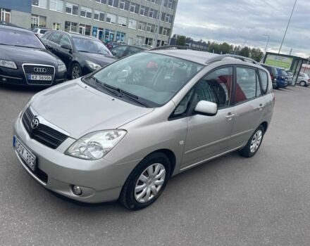 Сірий Тойота Королла Версо, об'ємом двигуна 2 л та пробігом 206 тис. км за 3250 $, фото 1 на Automoto.ua