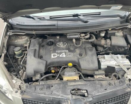 Сірий Тойота Королла Версо, об'ємом двигуна 2 л та пробігом 206 тис. км за 3250 $, фото 22 на Automoto.ua