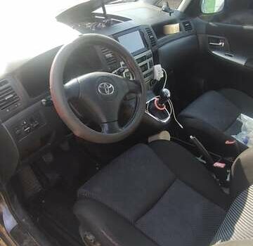 Серый Тойота Королла Версо, объемом двигателя 2 л и пробегом 60 тыс. км за 3800 $, фото 5 на Automoto.ua