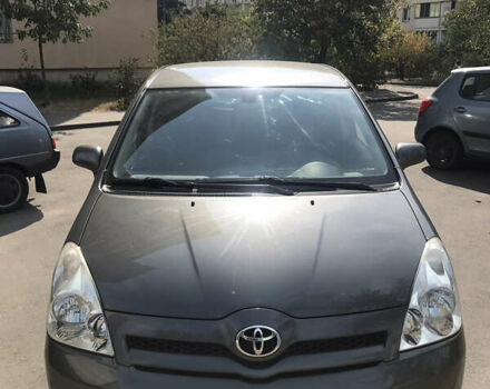 Тойота Королла Версо 2004 у Києві на Automoto.ua Сірий Тойота Королла Версо, об'ємом двигуна 1.8 л та пробігом 222 тис. км за 7000 $, фото 4 на Automoto.ua
