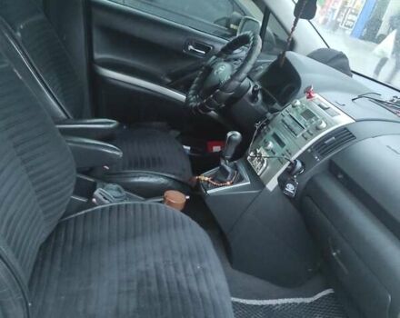 Серый Тойота Королла Версо, объемом двигателя 2 л и пробегом 400 тыс. км за 6300 $, фото 6 на Automoto.ua