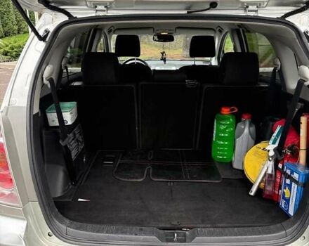 Серый Тойота Королла Версо, объемом двигателя 1.6 л и пробегом 217 тыс. км за 5600 $, фото 8 на Automoto.ua