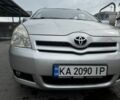 Сірий Тойота Королла Версо, об'ємом двигуна 2 л та пробігом 326 тис. км за 5801 $, фото 1 на Automoto.ua
